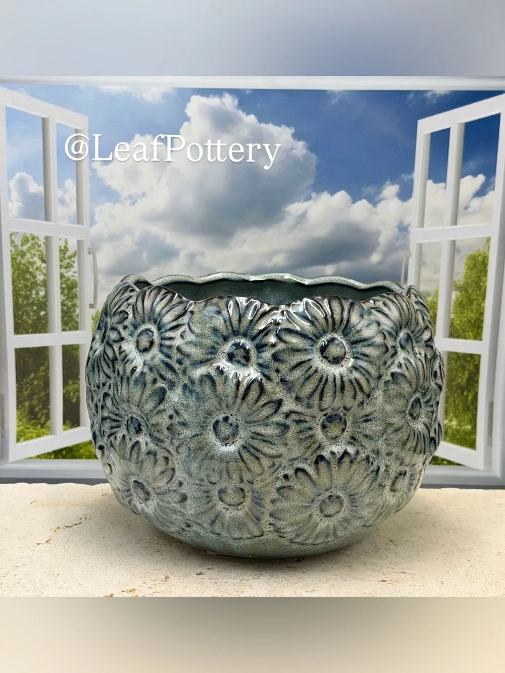 Large Ceramic Flower Planter with Drainage, Textured Daisy Pot for Indoor Plants